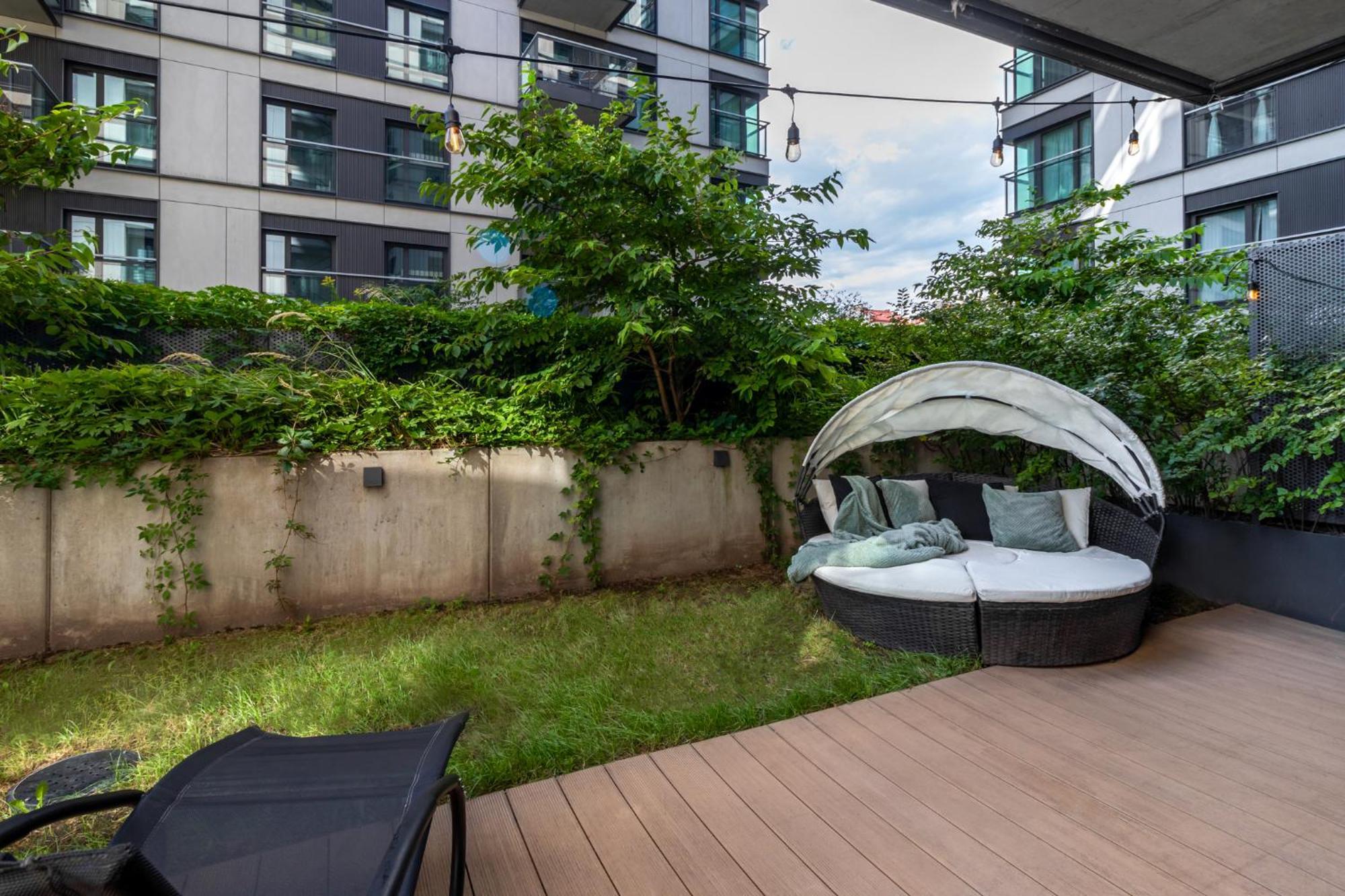 Golden - Two Bedrooms Luxury In The Center - Mennica Apartment *