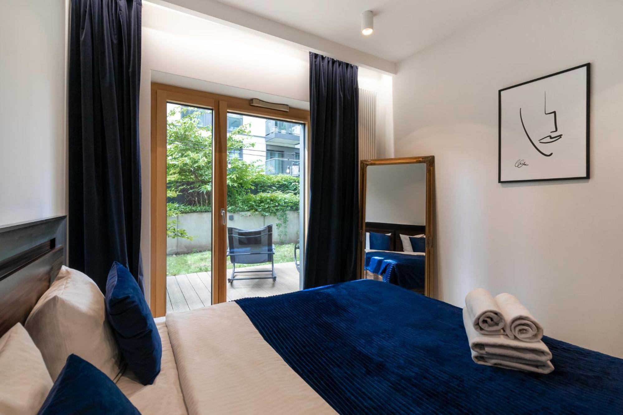 Golden - Two Bedrooms Luxury In The Center - Mennica Apartmán