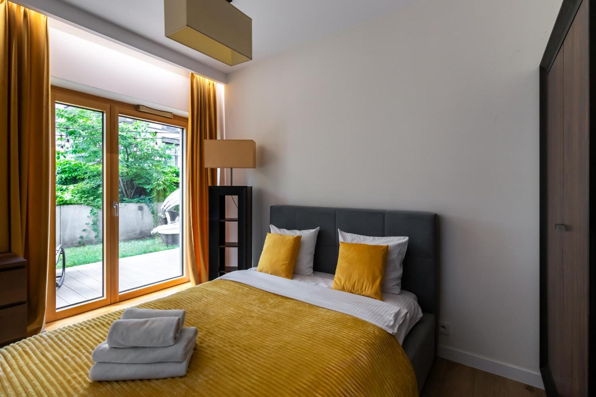 Golden - Two Bedrooms Luxury In The Center - Mennica Varšava